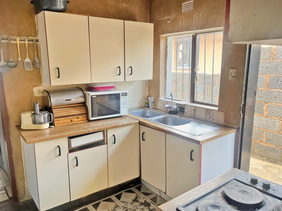 3 Bedroom Property for Sale in Diepkloof Zone 3 Gauteng