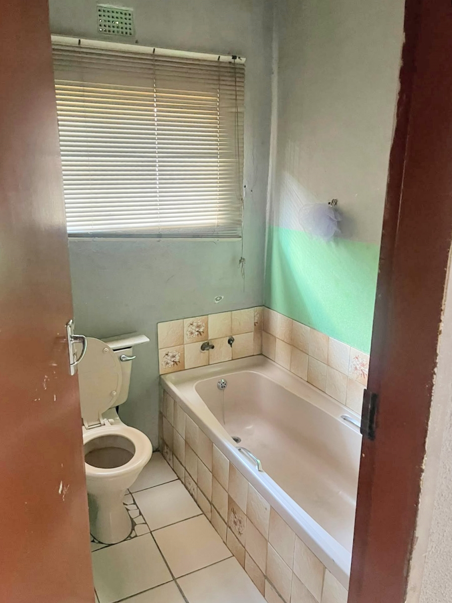 3 Bedroom Property for Sale in Diepkloof Zone 3 Gauteng