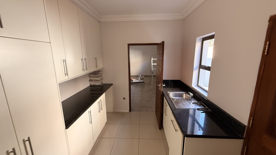 5 Bedroom Property for Sale in Carlswald Gauteng