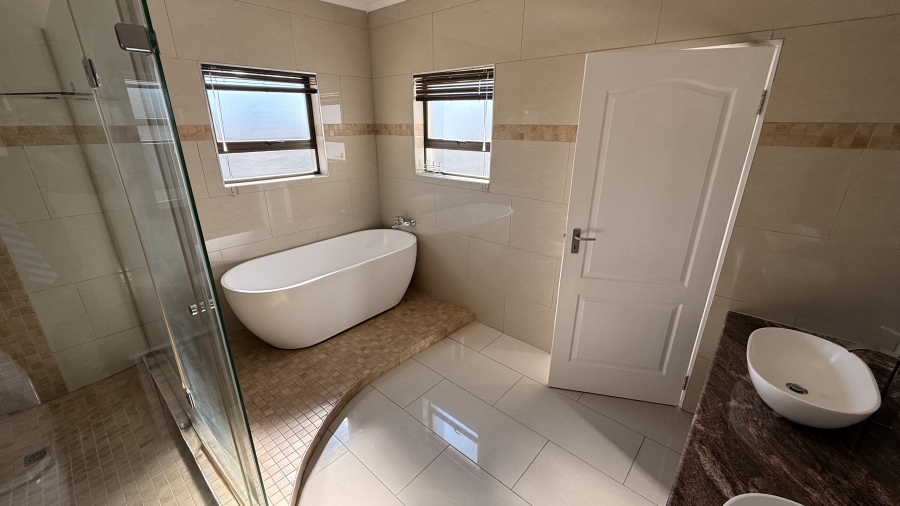 5 Bedroom Property for Sale in Carlswald Gauteng