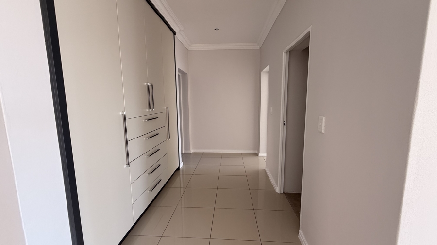 5 Bedroom Property for Sale in Carlswald Gauteng