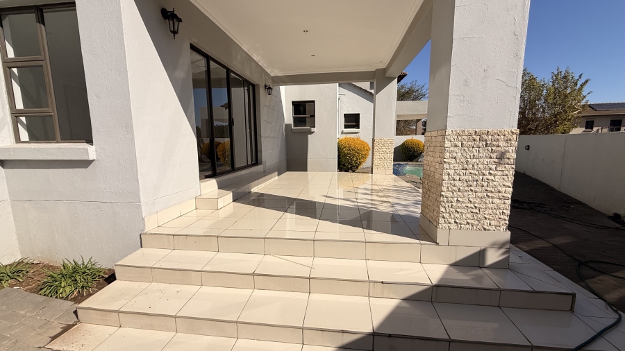 5 Bedroom Property for Sale in Carlswald Gauteng