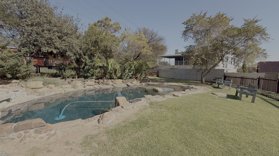 5 Bedroom Property for Sale in Carlswald Gauteng