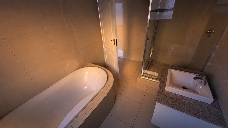 5 Bedroom Property for Sale in Carlswald Gauteng