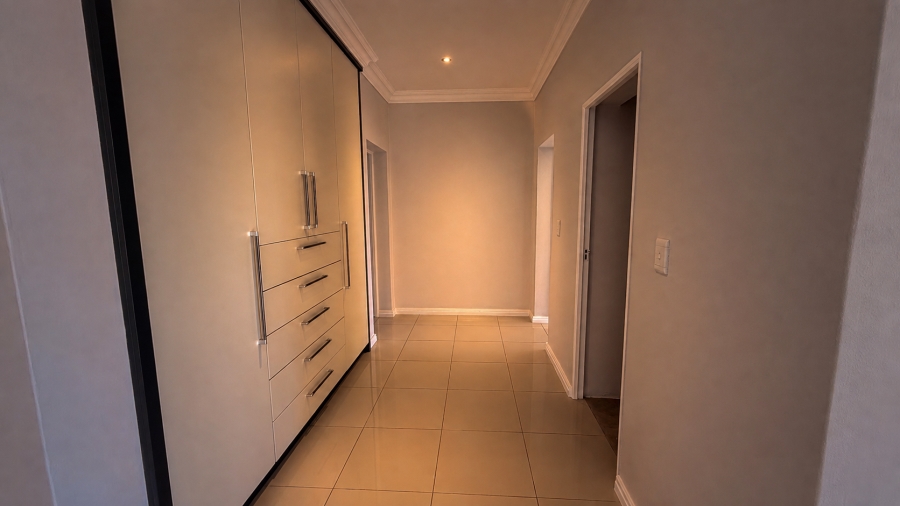 5 Bedroom Property for Sale in Carlswald Gauteng