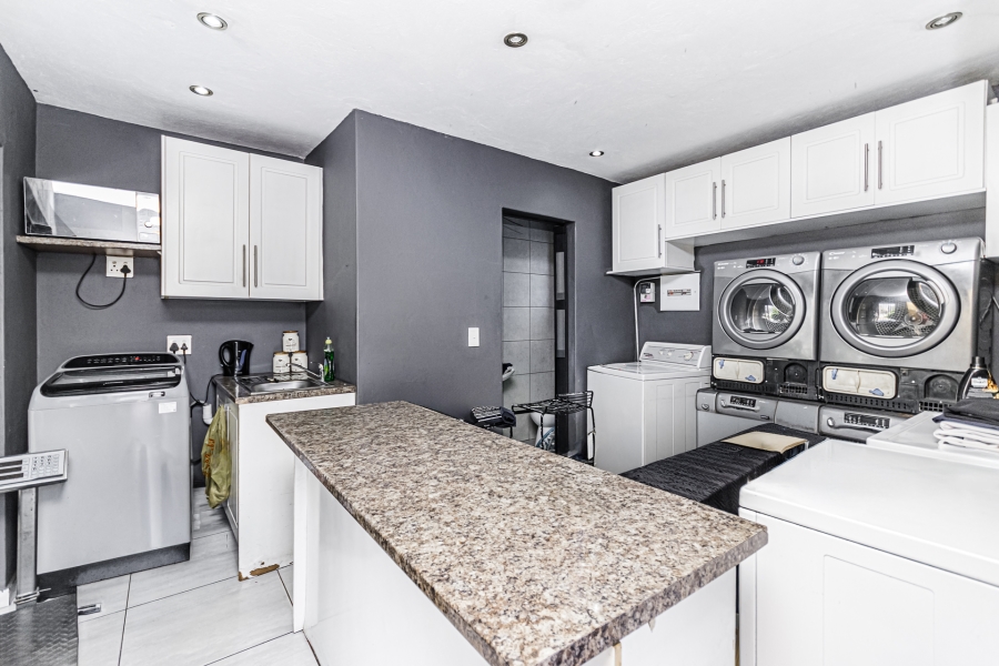 6 Bedroom Property for Sale in Cosmo City Gauteng