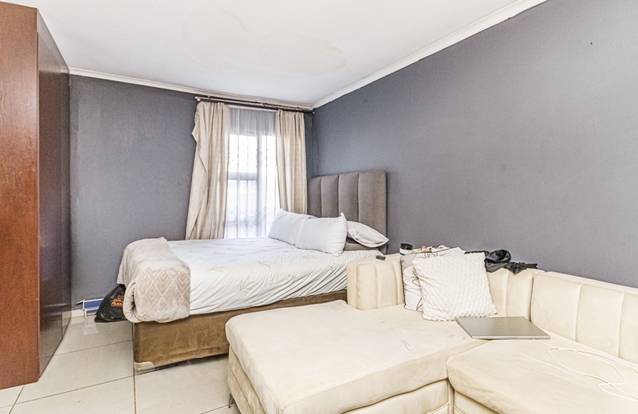6 Bedroom Property for Sale in Cosmo City Gauteng