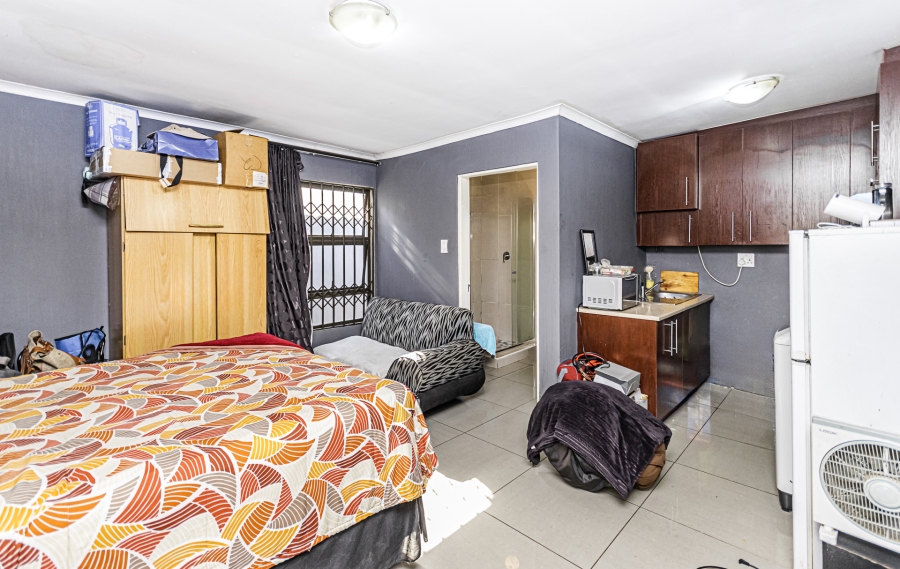 6 Bedroom Property for Sale in Cosmo City Gauteng
