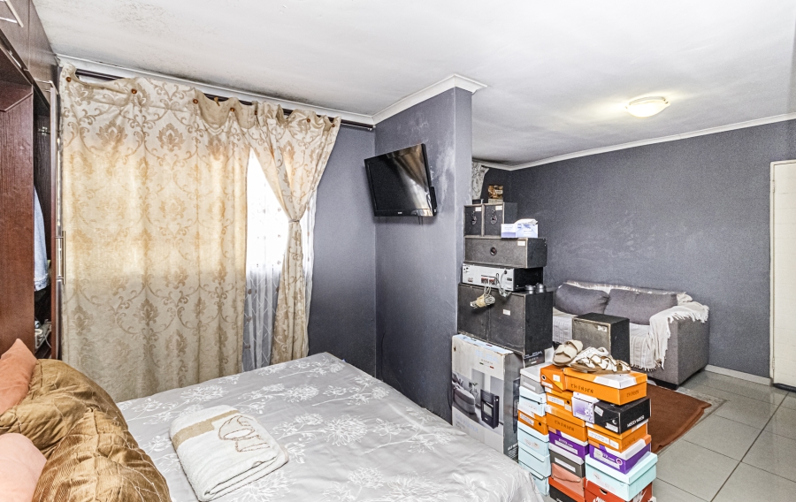 6 Bedroom Property for Sale in Cosmo City Gauteng