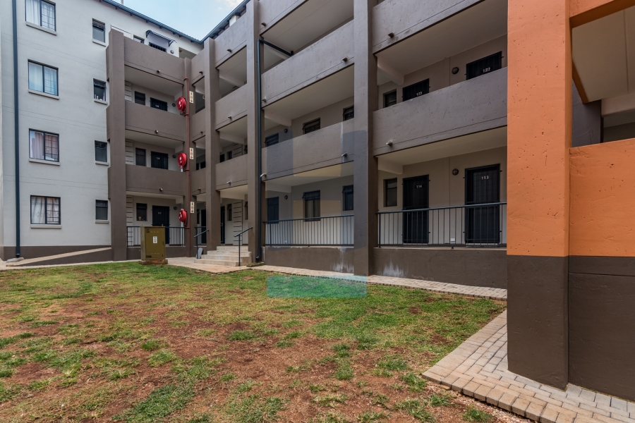 2 Bedroom Property for Sale in Fleurhof Gauteng