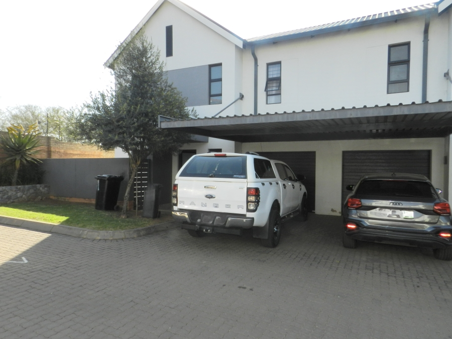 To Let 3 Bedroom Property for Rent in Homes Haven Gauteng