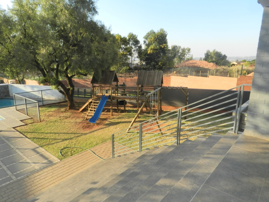 To Let 3 Bedroom Property for Rent in Homes Haven Gauteng