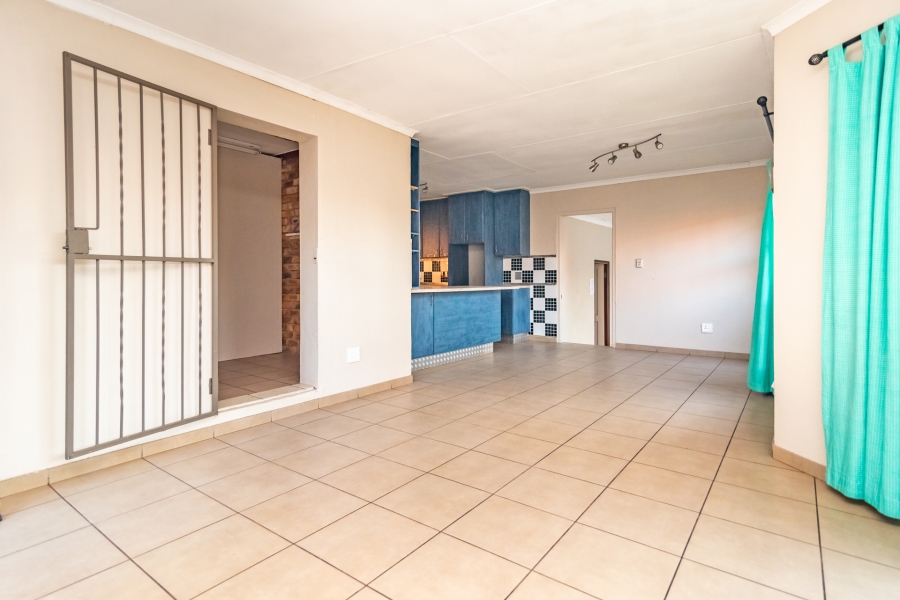2 Bedroom Property for Sale in Noordheuwel Gauteng