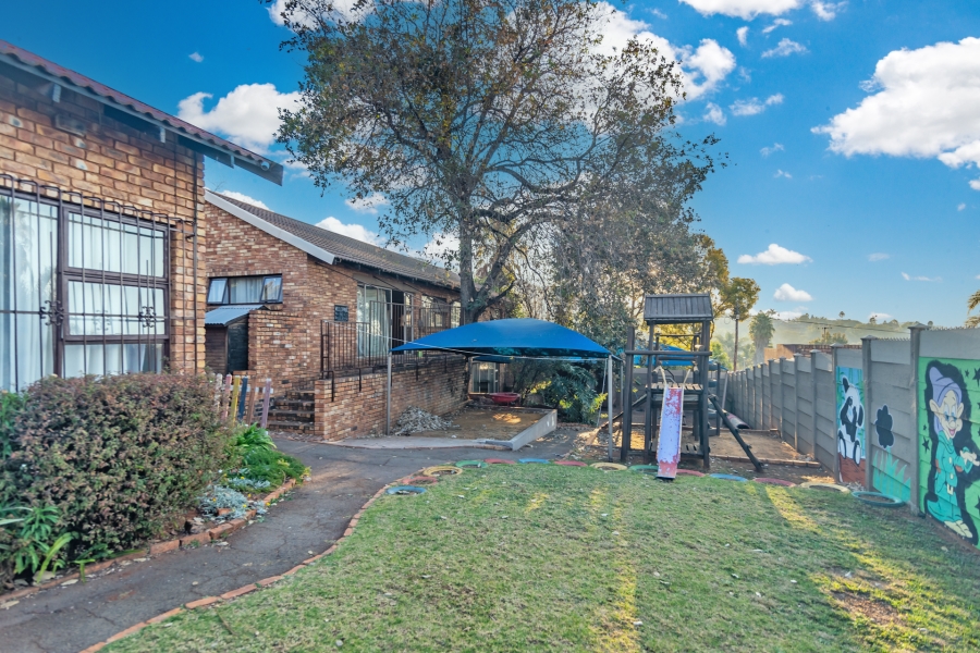 2 Bedroom Property for Sale in Noordheuwel Gauteng