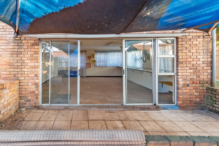 2 Bedroom Property for Sale in Noordheuwel Gauteng