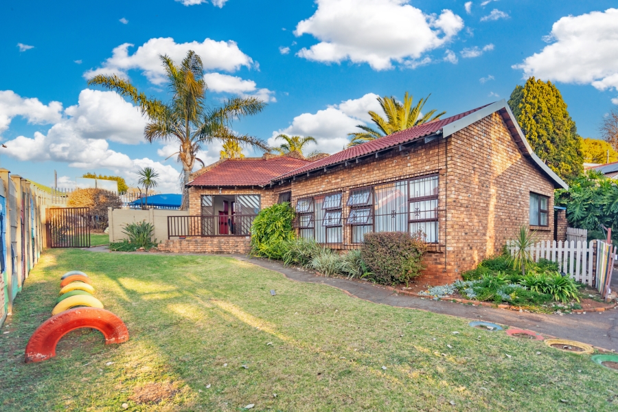 2 Bedroom Property for Sale in Noordheuwel Gauteng