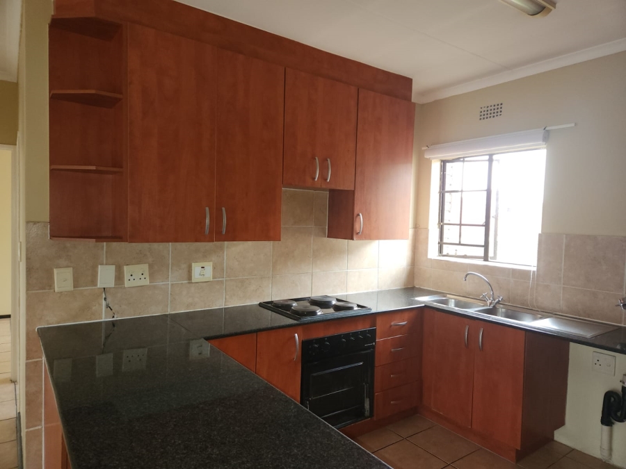 2 Bedroom Property for Sale in Sonneveld Gauteng