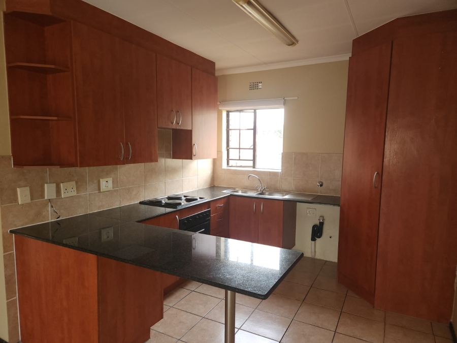 2 Bedroom Property for Sale in Sonneveld Gauteng