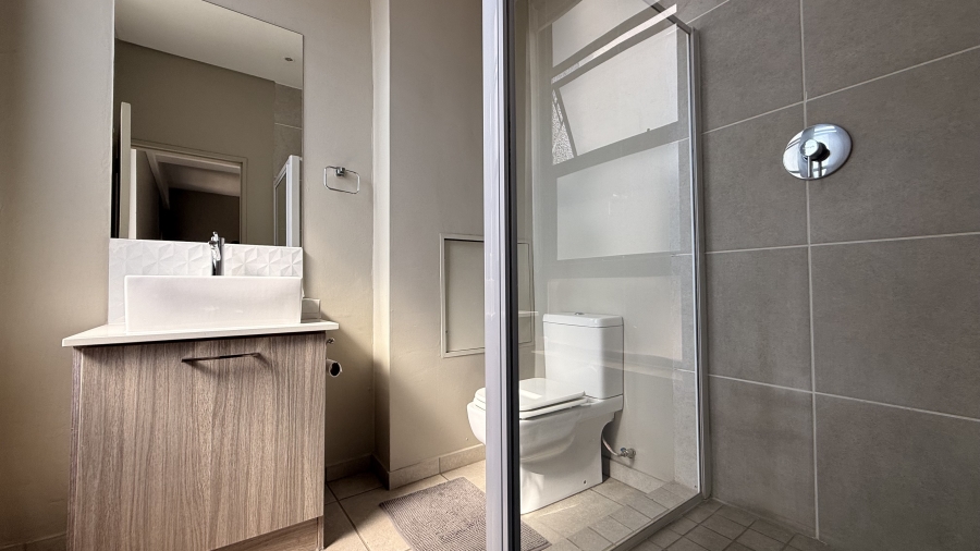 1 Bedroom Property for Sale in Rosebank Gauteng