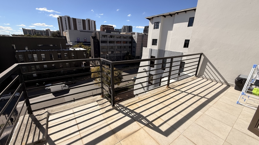 1 Bedroom Property for Sale in Rosebank Gauteng