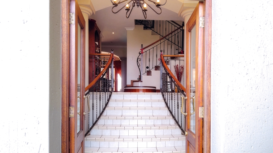 3 Bedroom Property for Sale in Waverley Gauteng
