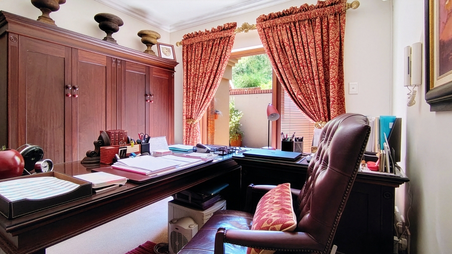 3 Bedroom Property for Sale in Waverley Gauteng