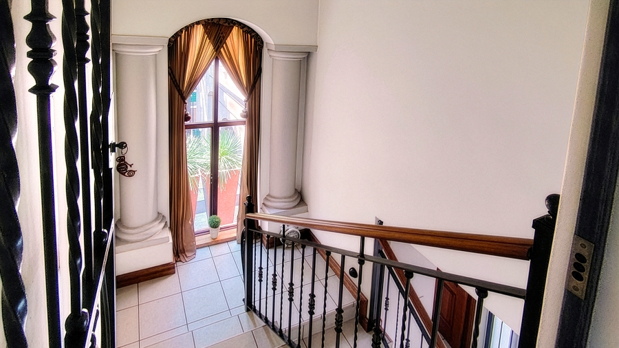 3 Bedroom Property for Sale in Waverley Gauteng