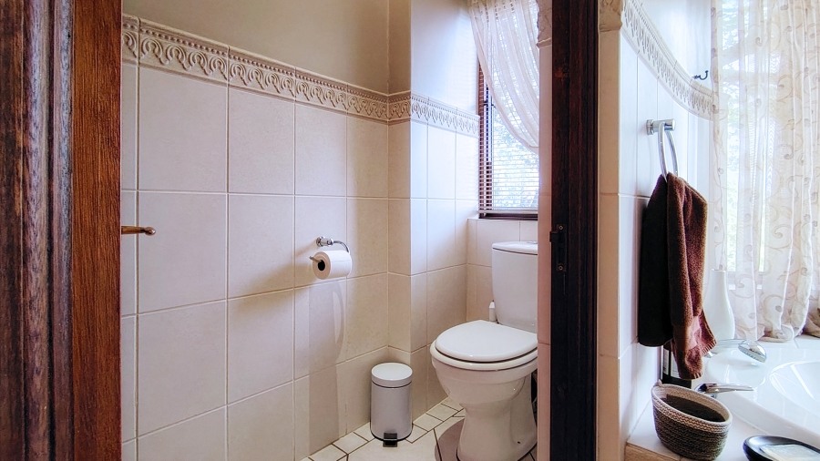 3 Bedroom Property for Sale in Waverley Gauteng