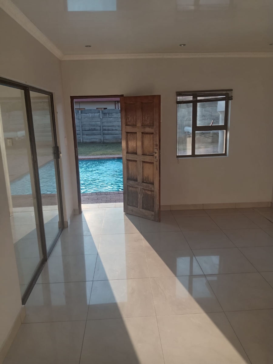 1 Bedroom Property for Sale in Suideroord Gauteng