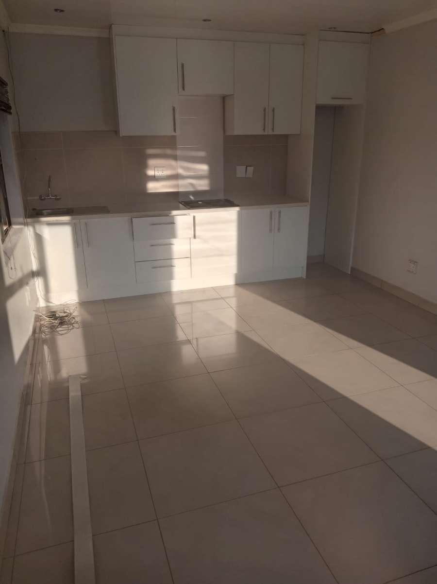 1 Bedroom Property for Sale in Suideroord Gauteng