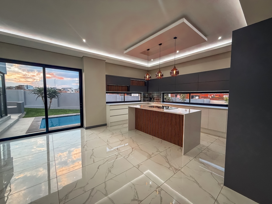 4 Bedroom Property for Sale in Clayville Gauteng