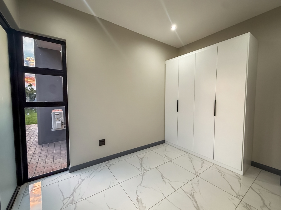 4 Bedroom Property for Sale in Clayville Gauteng