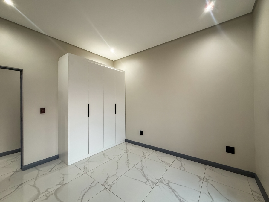4 Bedroom Property for Sale in Clayville Gauteng