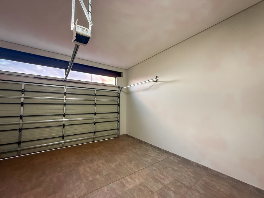 4 Bedroom Property for Sale in Clayville Gauteng