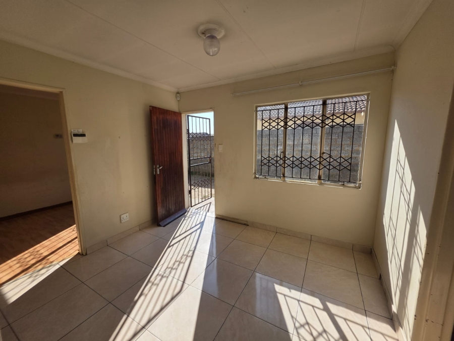 To Let 2 Bedroom Property for Rent in Windmill Park Gauteng