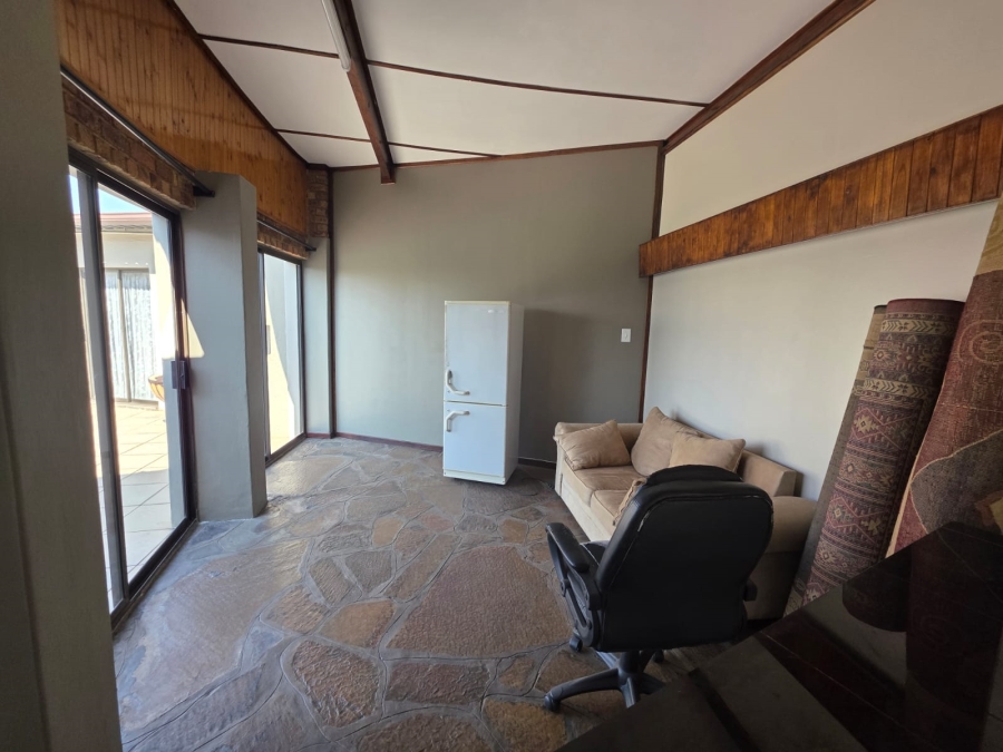To Let 2 Bedroom Property for Rent in Dawnview Gauteng