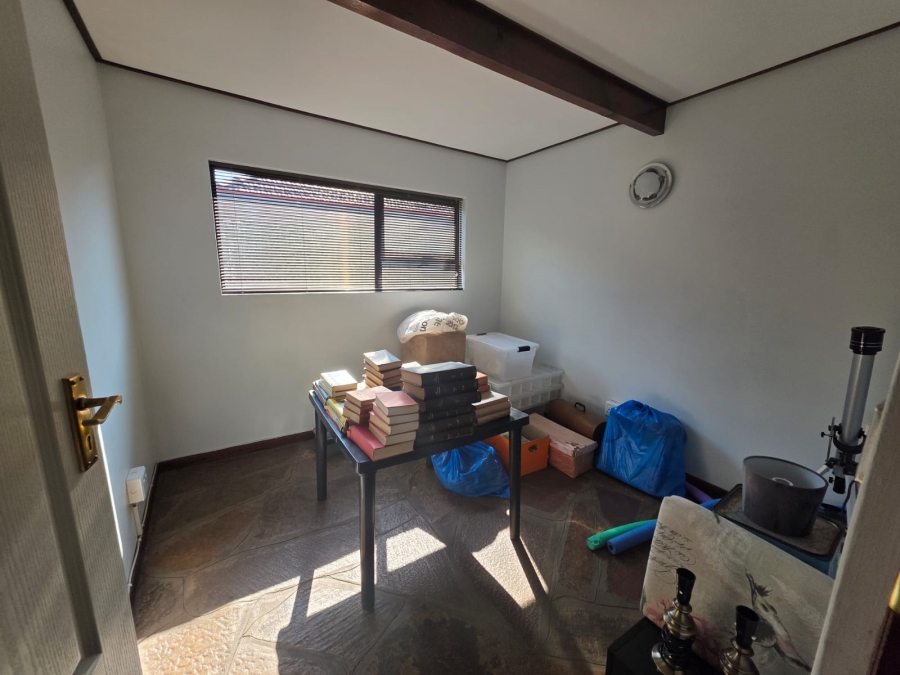 To Let 2 Bedroom Property for Rent in Dawnview Gauteng