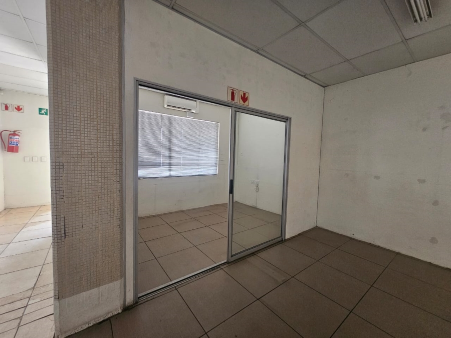 To Let Commercial Property for Rent in Lynnwood Ridge Gauteng