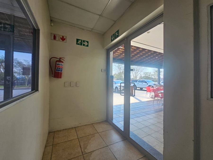 To Let Commercial Property for Rent in Lynnwood Ridge Gauteng