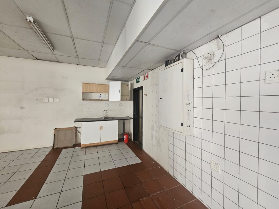 To Let Commercial Property for Rent in Lynnwood Ridge Gauteng