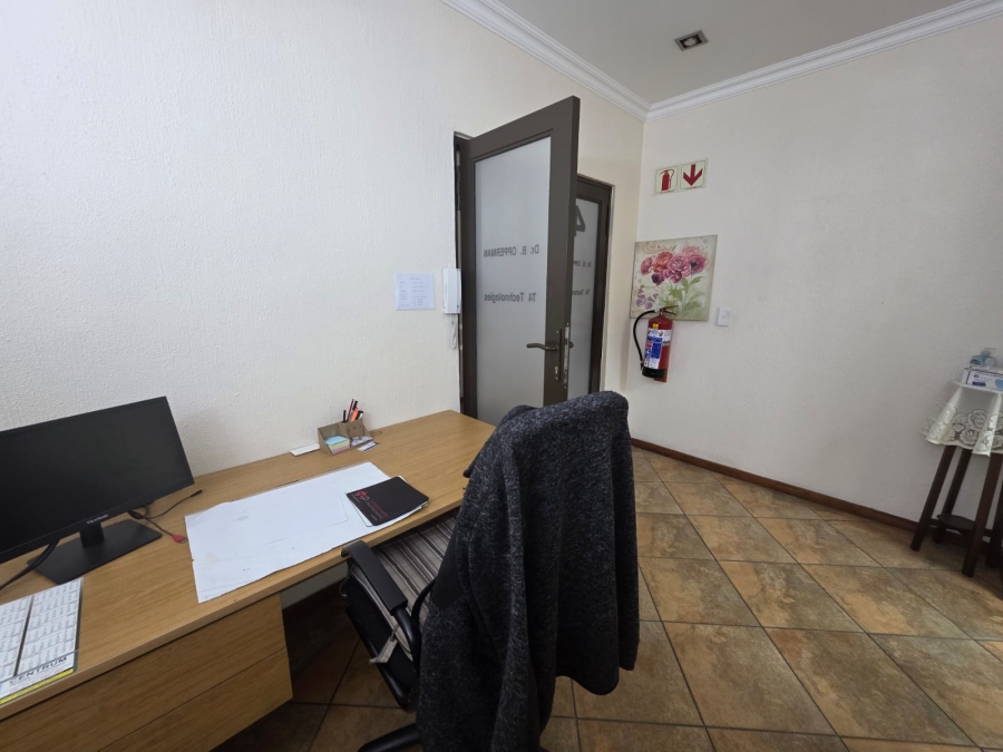 To Let Commercial Property for Rent in Farrar Park Gauteng