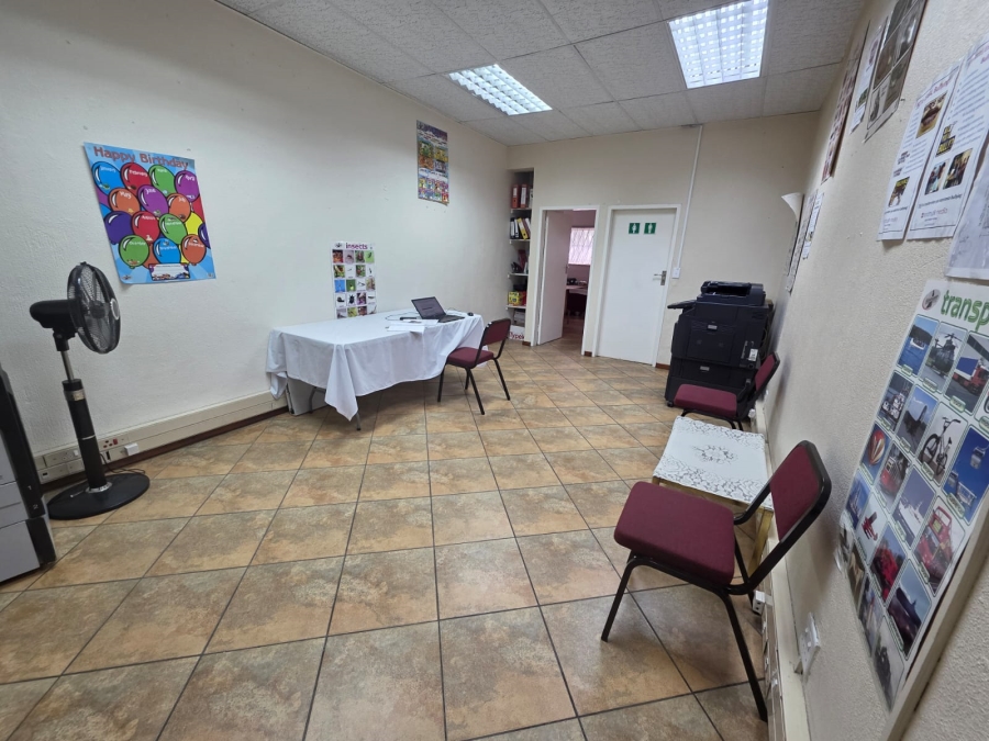 To Let Commercial Property for Rent in Farrar Park Gauteng