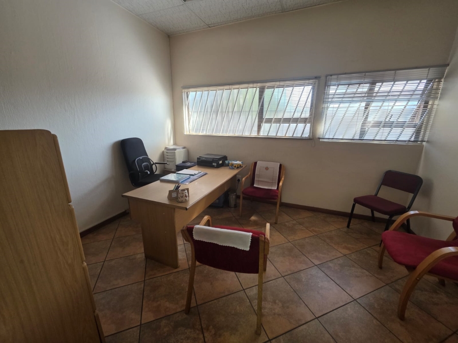 To Let Commercial Property for Rent in Farrar Park Gauteng