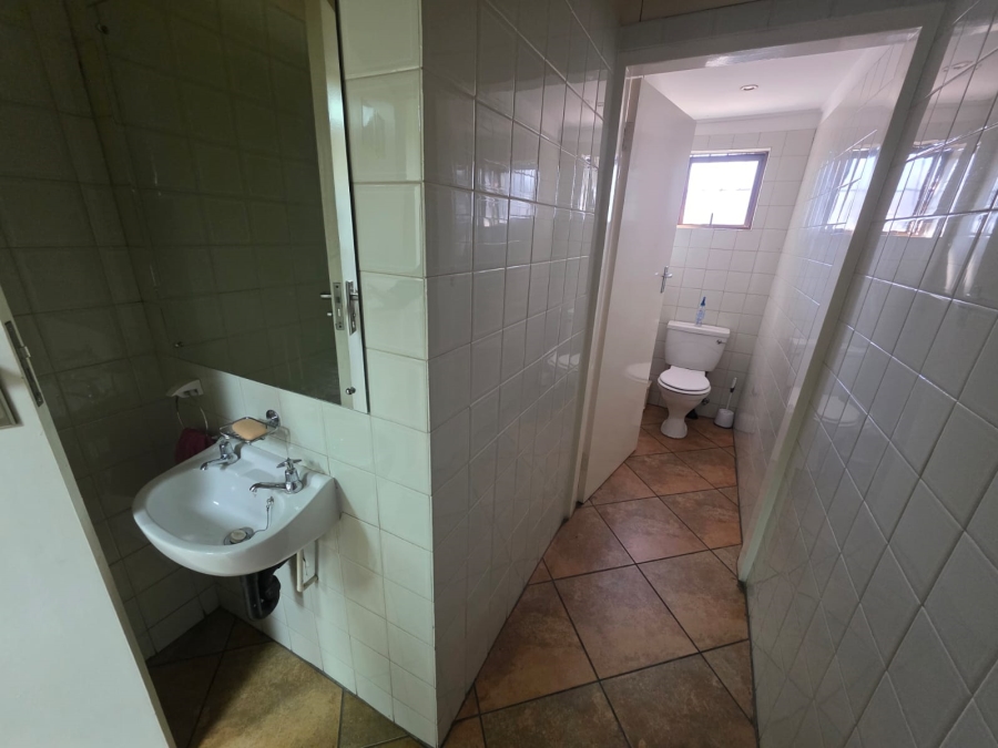 To Let Commercial Property for Rent in Farrar Park Gauteng