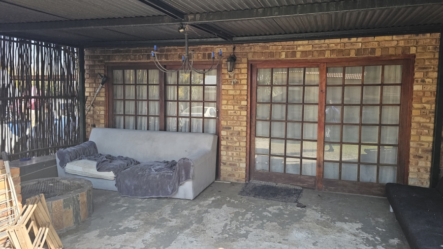 5 Bedroom Property for Sale in Dersley Gauteng