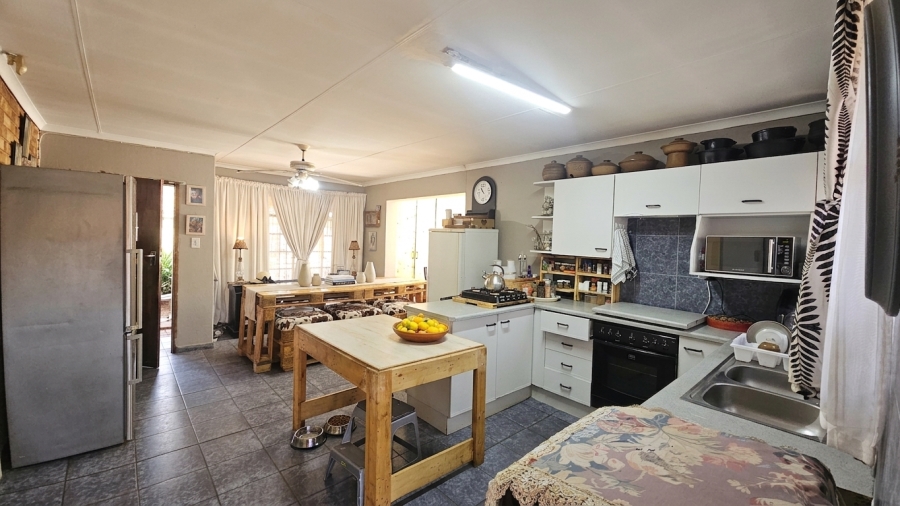 5 Bedroom Property for Sale in Dersley Gauteng