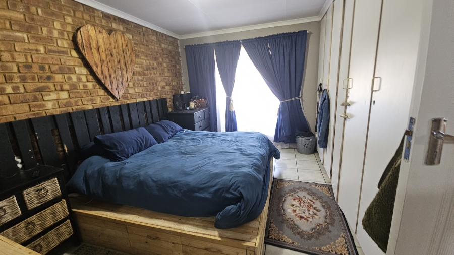 5 Bedroom Property for Sale in Dersley Gauteng
