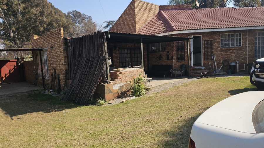 5 Bedroom Property for Sale in Dersley Gauteng