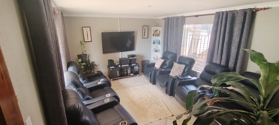 To Let 4 Bedroom Property for Rent in Elandspark Gauteng