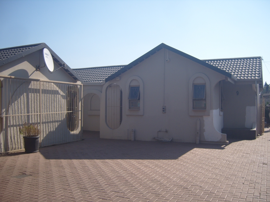 3 Bedroom Property for Sale in Mayberry Park Gauteng